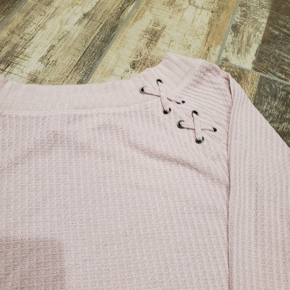 Blush Pink Top-NWT - Picture 3 of 5